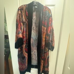 Chico's Elegant Black and dark red Velvet Kimono size S/M EUC